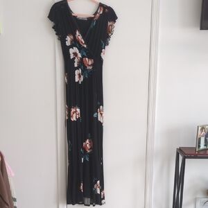 Chic Black Floral Maxi Dress